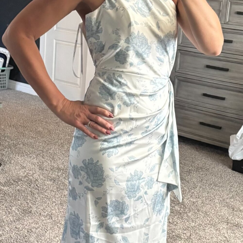 Formal Dress - Picture 5 of 6